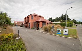 Red Tussock Motel